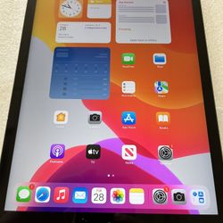 iPad 7th Generation 10.2  32GB Good Condition Unlocked Updated Apple Pencil Compatible 