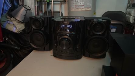 LG Mini Hi-Fi Stereo System with Speakers