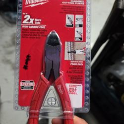 Milwaukee
6 in. Diagonal Cutting Pliers