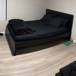 Bed frame & mattress 