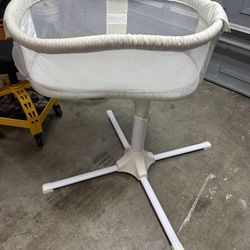 Free Bassinet