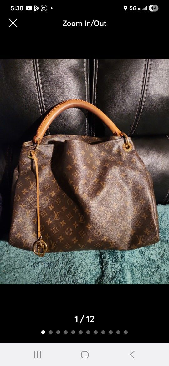 Louis Vuitton 