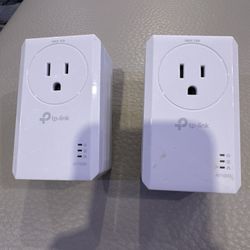 TP-Link AV1000 Gigabit Passthrough Powerline Adapters (Model TL-PA7017P)