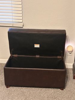 Storage ottoman