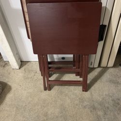 2 Folding Tables