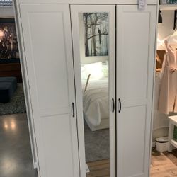 White Wardrobe with Mirror – Excellent Condition