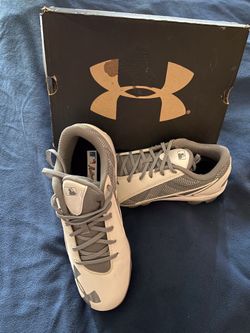 Baseball cleats