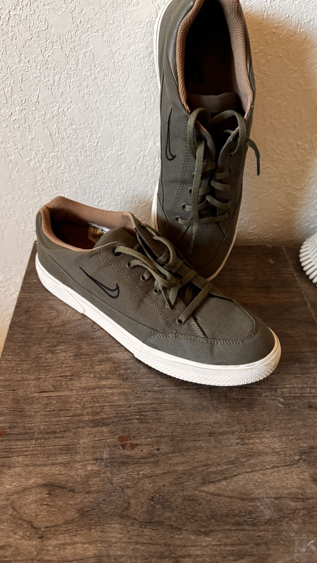 Women’s Nike, Vans & Sketchers
