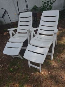 Price is firm.. two folding chaise lounge chairs