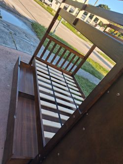 Cama twin  ariba  yabajo
