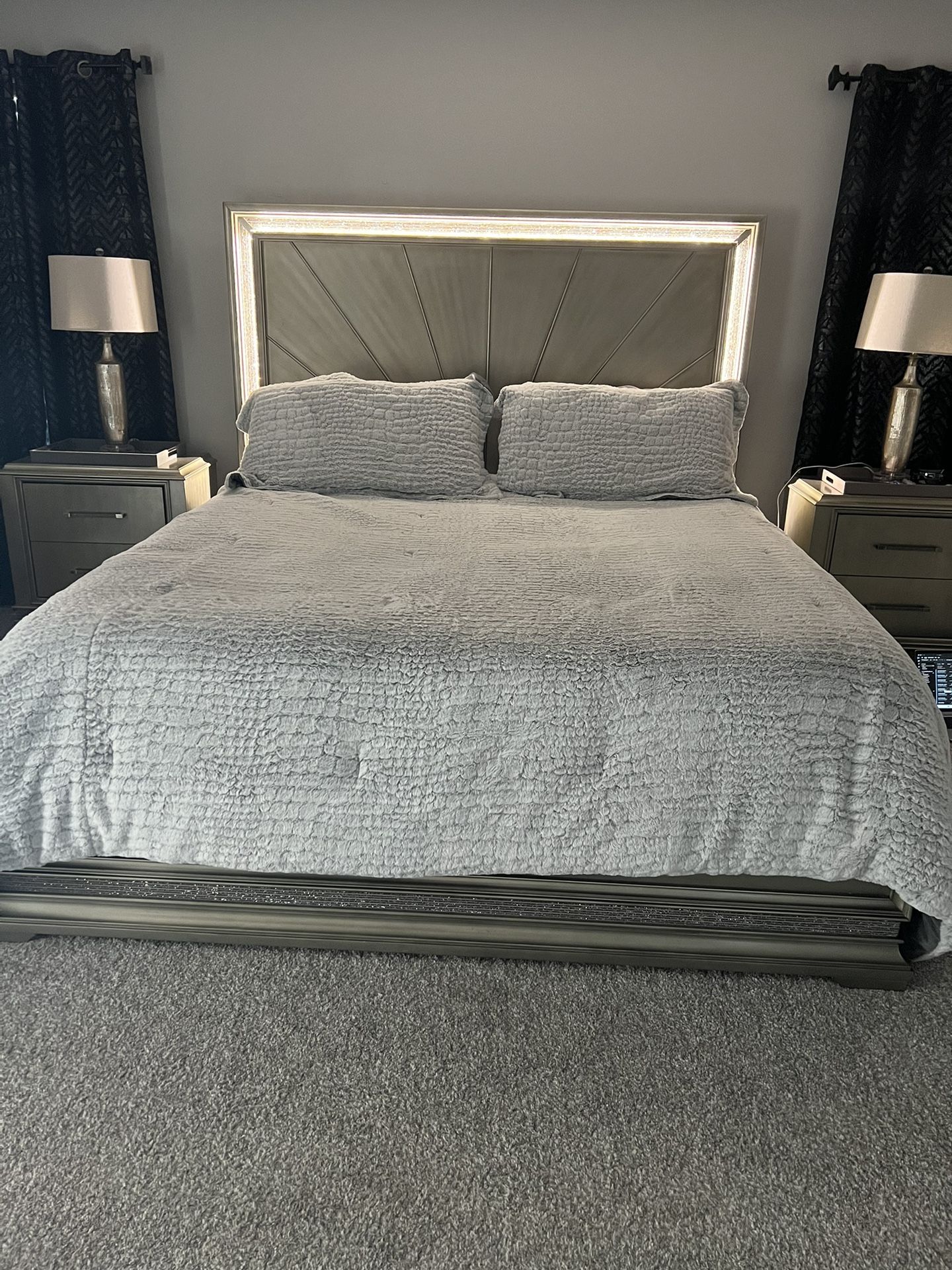 King Size Bed Set With LEDs 