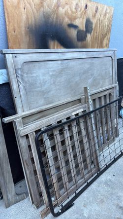 Toddler bed / crib