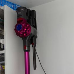 Dyson V7  Vaccum