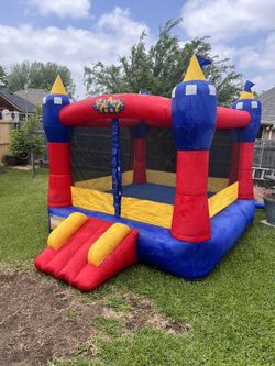 Small Bounce House for kids fun!!