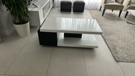 Coffee table 44x23x17