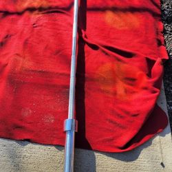 OLYMPIC 7' BAR.  45LBs  USED IN GOOD CONDITION  NO LABELS 
11525 S HALSTED  dunkin donuts/
7111.S WESTERN WALGREENS 
DELIVERY AVAILABLE $
65$.   CASH 