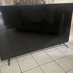 Vizio 4K  smart tv 70 in -  70" Class 4K (2160P) Smart XLED Home Theater Display (E7O-E3):