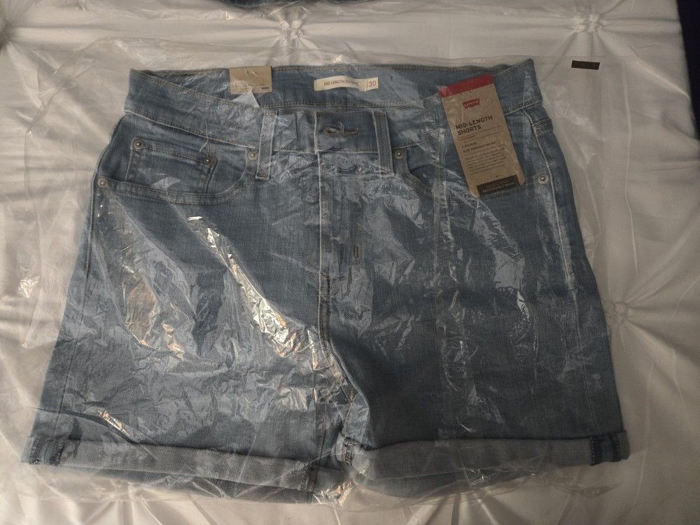 Women's Levi's Cuffed Jean Shorts