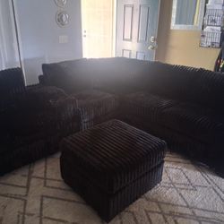 6pcs Sectional Sofa w/cupholders & charging station