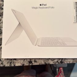 Original Ipad magic Keyboard folio 