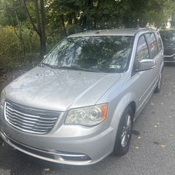 2011 Chrysler Town & Country