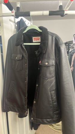 Levi’s Men Sherpa lined faux-leather trucker jacket