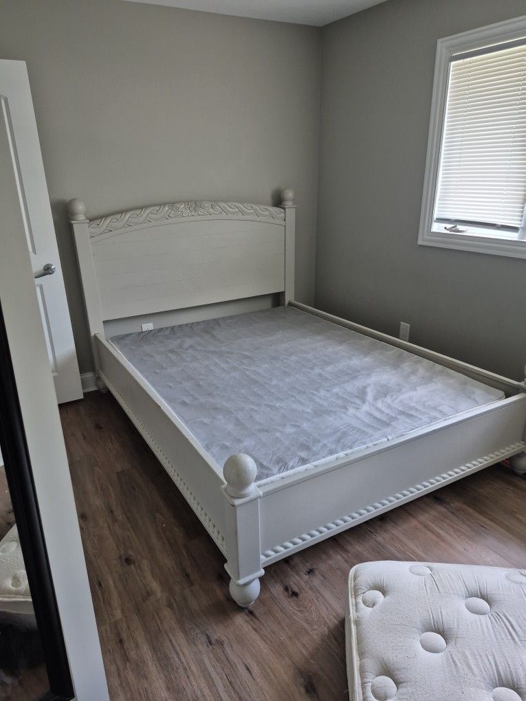 Queen Size Bed Frame With Box