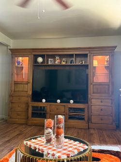 LUXURY ETHAN ALLEN ENTERTAINMENT CENTER