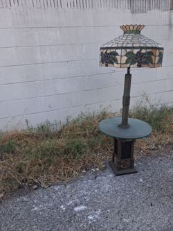 Vintage lamp stand