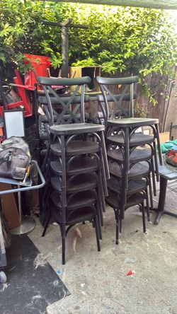 12 Black Cross-Back Bistro Chairs – Set