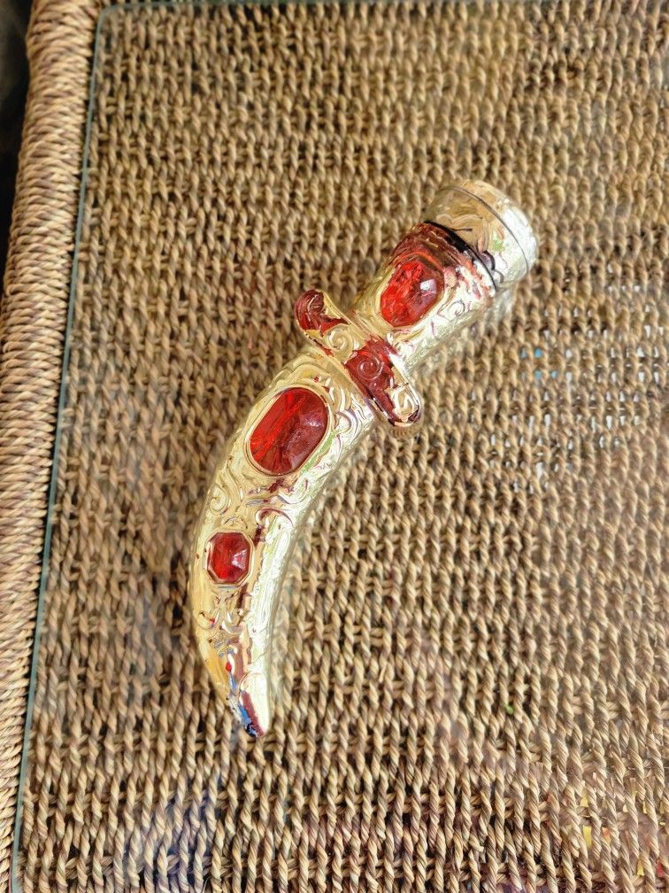 Vtg Avon Collectible Scimitar Knife Dagger Shaped Decanter "Tribute" '68