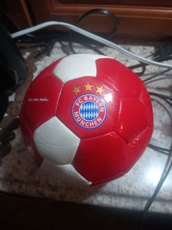 FC BAYERN Mia san mia Ball