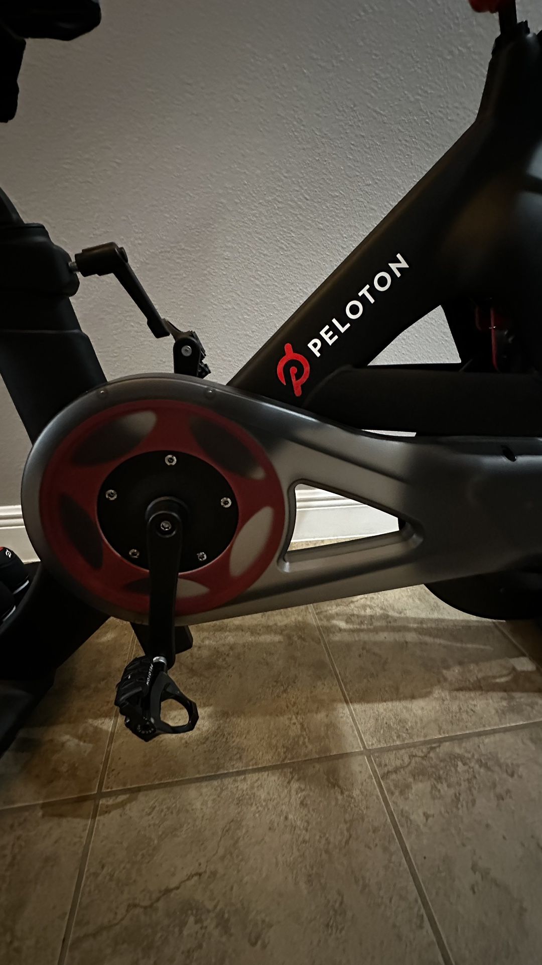 Peloton Bike Like New Model PLTN-RB1VQ