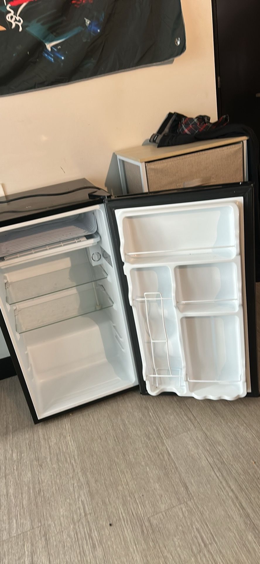 Mini Fridge -Midea