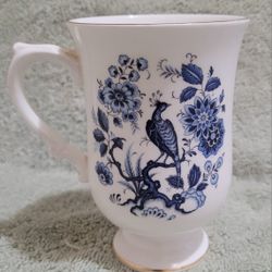 Crown Staffordshire Blue & White Peacock Mug With Gold Trim Bone China England.
