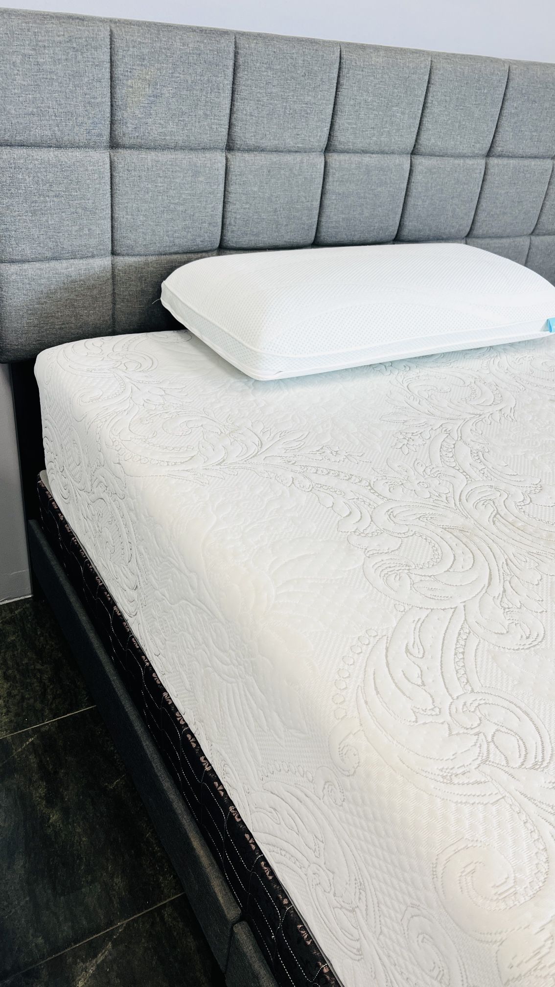 King Mattress with Memory Foam Texture and Box Spring Included