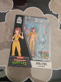 BST AXN TMNT April O'Neil Action Figure