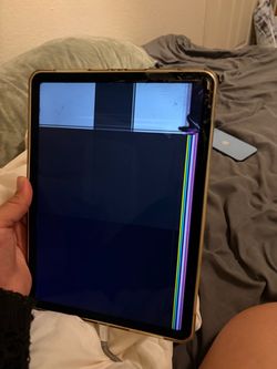 iPad Air 5th Gen (M1) - FOR PARTS / REPAIR - iCloud Clear