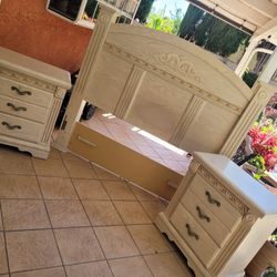 Queen Size Bedroom Set 