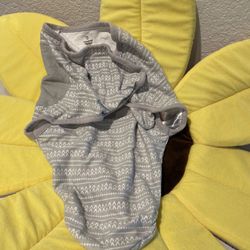 Changing table, baby swaddle, baby bath flower