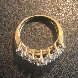 14kt Gold Diamond cluster dress ring. 1.5ct Total Diamond Weight