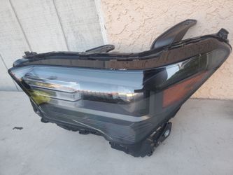Toyota 4Runner Headlight 2024 2025 2026 OEM