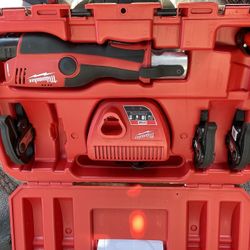 Milwaukee M12 12-Volt Lithium-Ion Force Logic Cordless Press Tool 2 Jaw Kit w/ 1.5 Ah Battery and Hard Case