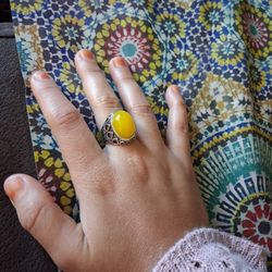 Yellow Vintage Ring 💍 Size 7