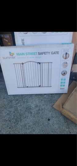 Summer Main Street Safety Gate Extra-Tall Wide