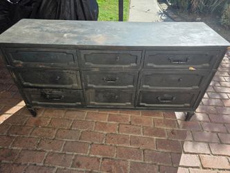 Dressers drawers