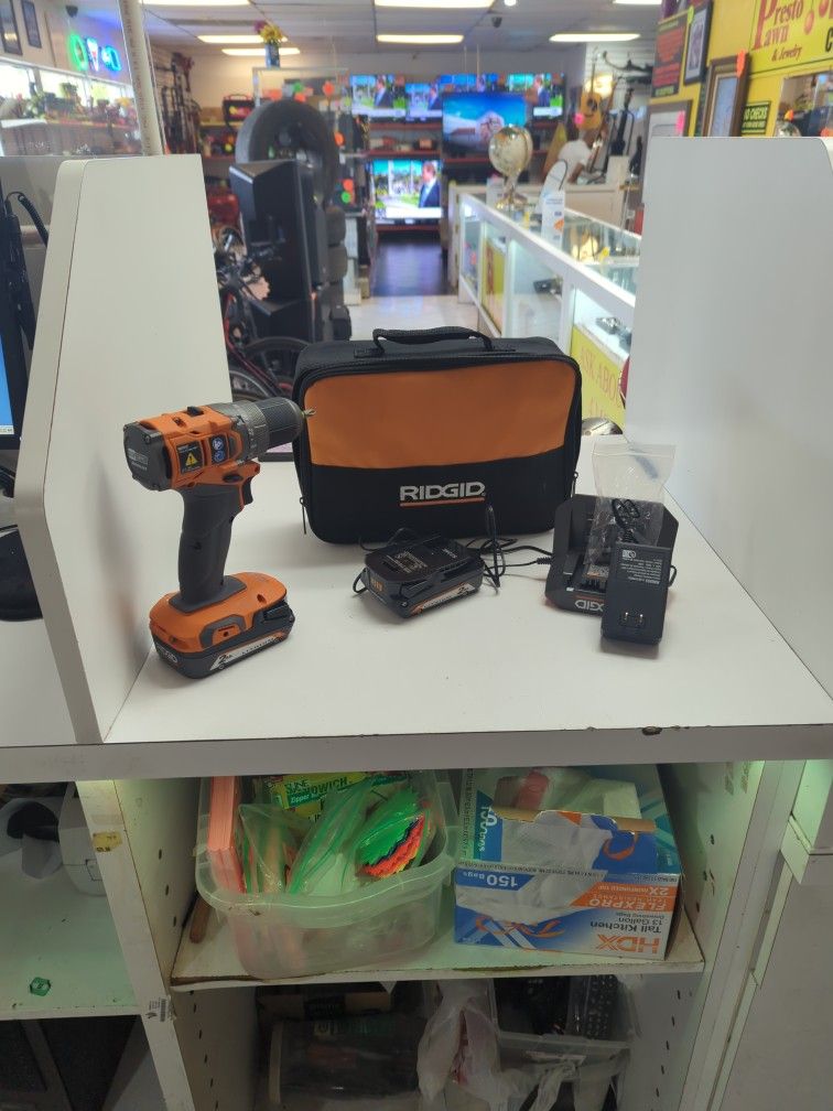 Rigid Drill Set With 2 Batteries