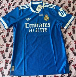 Real Madrid Jersey Men’s Size Medium Authentic