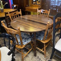 Round Dining Table 