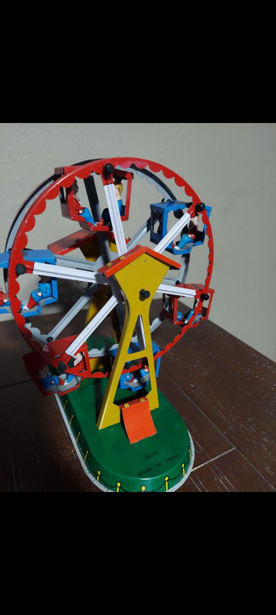 Antique Ferris Wheel  1950'S  Wind Up Toy.